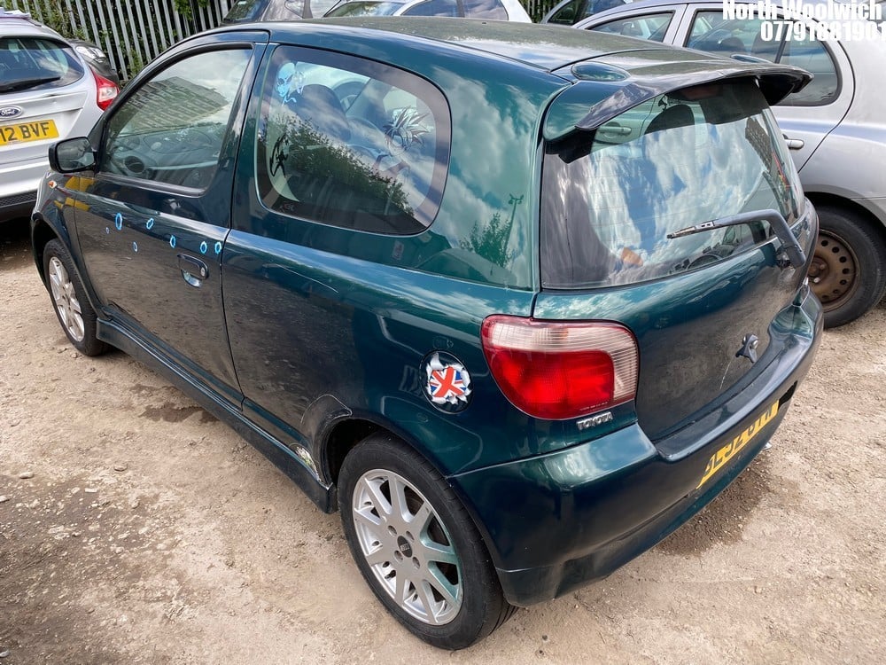 John Pye Vehicle Auctions Location North Woolwich 2002 TOYOTA