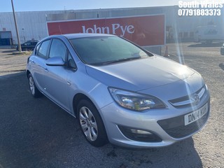 Location: South Wales - 2014 VAUXHALL ASTRA DESIGN 5 Door Hatchback REG: DN14KUH, Keys: No, MOT Expiry date: 03/01/2024, 1598 Petrol, 5 Speed Manual Petrol, Former Keepers: 4