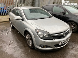 Location:  Hayes - 2011 VAUXHALL ASTRA SRI 3 Door Hatchback REG: SH61PSO, Keys: No, MOT Expiry date: 20/06/2024, 1598 Petrol, 5 Speed Manual Petrol, Former Keepers: 4