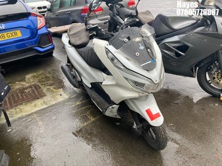 Location:  Hayes - 2020 HONDA WW 125-A Motorcycle REG: LL20DCX, Keys: No, MOT Expiry date: 18/08/2024, 125 Petrol, AUTOMATIC, Former Keepers: 14