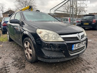 Location: Mitcham - 2007 VAUXHALL ASTRA ENERGY 5 Door Hatchback REG: EJ07FJA, Keys: No, MOT Expiry date: 28/04/2024, 1364 Petrol, 5 Speed Manual Petrol, Former Keepers: 5