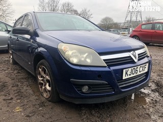 Location: Mitcham - 2006 VAUXHALL ASTRA SXI TWINPORT 5 Door Hatchback REG: KJ06CXF, Keys: No, MOT Expiry date: 05/02/2024, 1598 Petrol, 5 Speed Manual Petrol, Former Keepers: 8