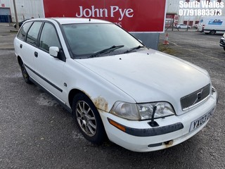 Location: South Wales - 2003 VOLVO V40 D S Estate REG: YX03GVZ, Keys: No, MOT Expiry date: 06/03/2024, 1870 Diesel, 5 Speed Manual Diesel, Former Keepers: 2