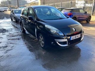 Location:  Hayes - 2010 RENAULT SCENIC DYNAMIQUE VVT MPV REG: LL10HGJ, Keys: No, MOT Expiry date: 12/05/2025, 1598 Petrol, 6 Speed Manual Petrol, Former Keepers: 7