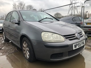 Location: Mitcham - 2006 VOLKSWAGEN GOLF FSI SE 5 Door Hatchback REG: WP55FML, Keys: No, MOT Expiry date: 30/11/2024, 1598 Petrol, 6 Speed Manual Petrol, Former Keepers: 3