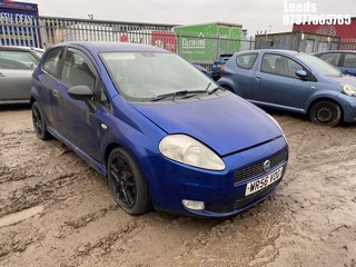 Location: Leeds - 2006 FIAT PUNTO ACTIVE SPORT 3 Door Hatchback REG: WR56VOG, Keys: No, MOT Expiry date: 03-11-2023, 1368 Petrol, 5 Speed Manual Petrol, Former Keepers: 9