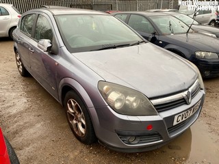 Location: North Woolwich - 2007 VAUXHALL ASTRA SXI TWINPORT 5 Door Hatchback REG: CV07WXS, Keys: No, MOT Expiry date: 26/04/2024, 1598 Petrol, 5 Speed Manual Petrol, Former Keepers: 6