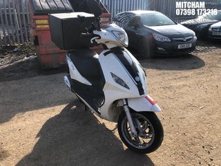 Location: Mitcham - 2012 PIAGGIO FLY 125 3V Scooter REG: LC62BXG, Keys: No, MOT Expiry date: 23/04/2024, 124 Petrol, AUTOMATIC, Former Keepers: 9
