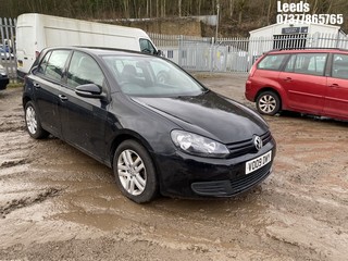 Location: Leeds - 2009 VOLKSWAGEN GOLF SE TDI 5 Door Hatchback REG: VO09DWY, Keys: No, MOT Expiry date: 08-12-2025, 1968 Diesel, 5 Speed Manual Diesel, Former Keepers: 5