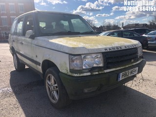 Location: Nottingham - 1998 LAND ROVER RANGEROVER 2.5 DSE AUTO ESTATE REG: R813MEH, 2497cc DIESEL, AUTOMATIC, Former Keepers: 8, Keys: No, MOT Expiry date: 30/10/2020