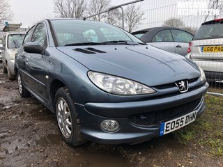 Location: Mitcham - 2005 PEUGEOT 206 ZEST 3 5 Door Hatchback REG: EO55DHN, Keys: No, MOT Expiry date: 28/11/2025, 1360 Petrol, 5 Speed Manual Petrol, Former Keepers: 4