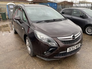 Location: Hull - 2012 VAUXHALL ZAFIRA TOURER EXCLUSIV CD MPV REG: DE62WOD, Keys: No, MOT Expiry date: 22/01/2025, 1956 Diesel, 6 Speed Auto Diesel, Former Keepers: 6