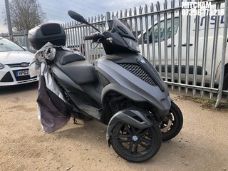 Location: Mitcham - 2014 PIAGGIO MP3 300 YOURBAN SPORT LT Passenger Tricycle REG: LT63YJK, Keys: No, MOT Expiry date: 01/03/2022, 278 Petrol, AUTOMATIC, Former Keepers: 5