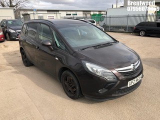 Location: BRENTWOOD - 2014 VAUXHALL ZAFIRA TOURER EXCLUSIV TU 	 MPV REG: UFZ9635, 1364cc PETROL, 6 SPEED MANUAL PETROL, Former Keepers: 4, Keys: No, MOT: Expiry date10.11.2024