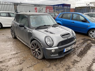 Location: Leeds - 2005 MINI MINI COOPER S 3 Door Hatchback REG: RAZ3817, Keys: No, MOT Expiry date: 11-04-2023, 1598 Petrol, 6 Speed Manual Petrol, Former Keepers: 9