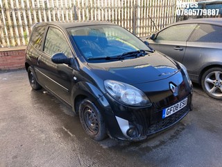 Location:  Hayes - 2008 RENAULT TWINGO EXTREME 60 3 Door Hatchback REG: GF08ESU, Keys: No, MOT Expiry date: 18/12/2024, 1149 Petrol, 5 Speed Manual Petrol, Former Keepers: 7