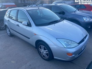 Location: North Woolwich - 2001 FORD FOCUS ZETEC 5 Door Hatchback REG: Y246AOL, Keys: No, MOT Expiry date: 15/01/2026, 1596 Petrol, 5 Speed Manual Petrol, Former Keepers: 5