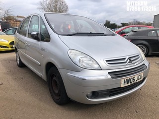 Location: MITCHAM - 2006 CITROEN XSARA PICASSO DESIRE AUTO 	 MPV REG: HW06JCU, 1997cc PETROL, 4 SPEED AUTO PETROL, Former Keepers: 4, Keys: No, MOT: Expiry date16/09/2025