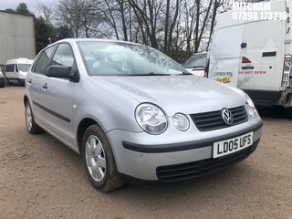 Location: MITCHAM - 2005 VOLKSWAGEN POLO TWIST 5 DOOR HATCHBACK REG: LD05UFS, 1198cc PETROL, 5 SPEED MANUAL PETROL, Former Keepers: 7, Keys: Yes, MOT: Expiry date20/07/2025