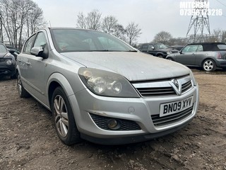 Location: Mitcham - 2009 VAUXHALL ASTRA SXI 5 Door Hatchback REG: BN09XYV, Keys: No, MOT Expiry date: 19/01/2025, 1598 Petrol, 5 Speed Manual Petrol, Former Keepers: 5