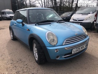 Location: Mitcham - 2005 MINI MINI ONE 3 Door Hatchback REG: LG05MXC, Keys: No, MOT Expiry date: 01/08/2024, 1598 Petrol, 5 Speed Manual Petrol, Former Keepers: 2