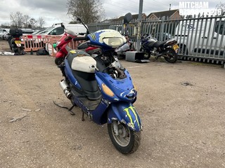 Location: Mitcham - 2015 DIRECT BIKES  Moped REG: GN15LZF, Keys: No, MOT Expiry date: 04/01/2021, 50 Petrol, Automatic, Former Keepers: 4