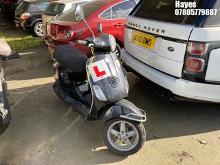 Location:  Hayes - 2005 PIAGGIO VESPA LX 125 Scooter REG: LX05JWM, Keys: No, MOT Expiry date: 07/05/2025, 124 Petrol, , Former Keepers: 5