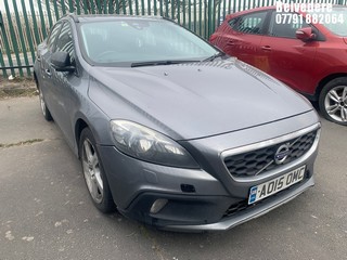 Location: BELVEDERE - 2015 VOLVO V40 CROSS COUNTRY SE NAV 5 DOOR HATCHBACK REG: AO15OMC, 1560cc DIESEL, 6 SPEED AUTO DIESEL, Former Keepers: 3, Keys: No, MOT: Expiry date01.03.2025