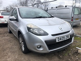 Location: Mitcham - 2009 RENAULT CLIO TOM TOM EDITION 3 Door Hatchback REG: DA09ZRE, Keys: No, MOT Expiry date: 21/09/2024, 1149 Petrol, 5 Speed Manual Petrol, Former Keepers: 6