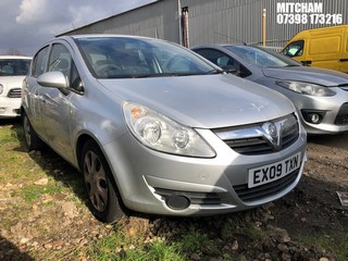 Location: Mitcham - 2009 VAUXHALL CORSA CLUB A/C AUTO 5 Door Hatchback REG: EX09TXN, Keys: No, MOT Expiry date: 23/07/2025, 1364 Petrol, 5 Speed Auto Petrol, Former Keepers: 5