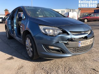 Location: Nottingham - 2012 VAUXHALL ASTRA ACTIVE 5 Door Hatchback REG: VK62OWB, Keys: No, MOT Expiry date: 05/05/2025, 1598 Petrol, 5 Speed Manual Petrol, Former Keepers: 3