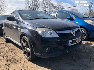 Location: Mitcham - 2009 VAUXHALL TIGRA EXCLUSIV Convertible REG: SH09UJY, Keys: No, MOT Expiry date: 09/04/2025, 1364 Petrol, 5 Speed Manual Petrol, Former Keepers: 9