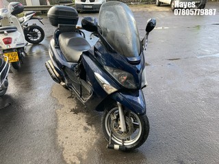 Location:  Hayes - 2009 PIAGGIO XEVO 400 Scooter REG: KX09FGA, Keys: No, MOT Expiry date: 27/01/2023, 399 Petrol, , Former Keepers: 5