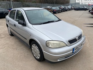 Location: North Woolwich - 2004 VAUXHALL ASTRA LS 16V 5 Door Hatchback REG: KB53GWK, Keys: No, MOT Expiry date: 28/01/2025, 1389 Petrol, 5 Speed Manual Petrol, Former Keepers: 3