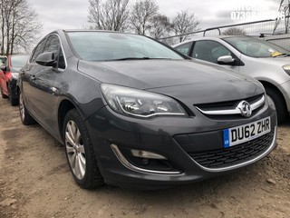 Location: Mitcham - 2012 VAUXHALL  ASTRA SE 5 Door Hatchback REG: DU62ZHR, Keys: No, MOT Expiry date: 28/09/2025, 1598 Petrol, 5 Speed Manual Petrol, Former Keepers: 8
