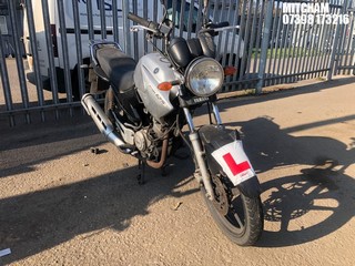 Location: Mitcham - 2013 YAMAHA YBR 125 Motorcycle REG: RX13VHL, Keys: No, MOT Expiry date: 11/12/2024, 124 Petrol, Manual, Former Keepers: 3