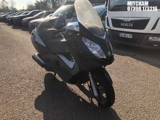 Location: Mitcham - 2009 PEUGEOT SATELIS 125 PREMIUM Scooter REG: HF09CDU, Keys: No, MOT Expiry date: 21/02/2020, 125 Petrol, Automatic, Former Keepers: 3