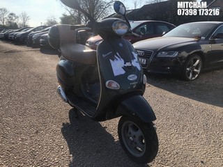 Location: Mitcham - 2000 PIAGGIO VESPA ET4 Scooter REG: X57FGO, Keys: No, MOT Expiry date: 23/03/2018, 124 Petrol, AUTOMATIC, Former Keepers: 3