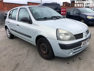 Location: Nottingham - 2003 RENAULT CLIO EXPRESSION 16V AUTO 5 Door Hatchback REG: AO53WUB, Keys: No, MOT Expiry date: 09/06/2025, 1390 Petrol, 4 Speed Auto Petrol, Former Keepers: 6