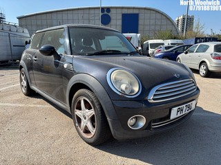 Location: North Woolwich - 2007 MINI COOPER 3 Door Hatchback REG: PH790, Keys: No, MOT Expiry date: 05/09/2024, 1598 Petrol, 6 Speed Manual Petrol, Former Keepers: 8