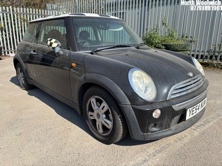 Location: North Woolwich - 2005 MINI MINI COOPER 3 Door Hatchback REG: YE54NUW, Keys: No, MOT Expiry date: 23/03/2025, 1598 Petrol, 5 Speed Manual Petrol, Former Keepers: 5