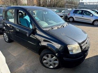 Location: North Woolwich - 2004 FIAT PANDA DYNAMIC 5 Door Hatchback REG: AU54YDK, Keys: No, MOT Expiry date: 06/10/2024, 1242 Petrol, 5 Speed Manual Petrol, Former Keepers: 7