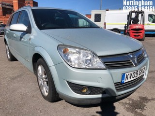 Location: Nottingham - 2009 VAUXHALL ASTRA DESIGN Estate REG: KV09GKZ, Keys: No, MOT Expiry date: 05/06/2024, 1796 Petrol, 5 Speed Manual Petrol, Former Keepers: 5