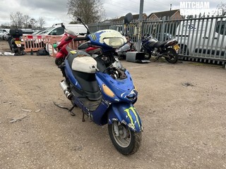 Location: Mitcham - 2015 DIRECT BIKES  Moped REG: GN15LZF, Keys: No, MOT Expiry date: 04/01/2021, 50 Petrol, Automatic, Former Keepers: 4