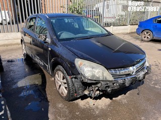 Location:  Hayes - 2007 VAUXHALL ASTRA SXI 5 Door Hatchback REG: DY07GVG, Keys: No, MOT Expiry date: 07/04/2025, 1598 Petrol, 5 Speed Manual Petrol, Former Keepers: 6