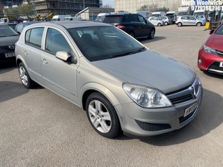 Location: North Woolwich - 2009 VAUXHALL ASTRA CLUB A 5 Door Hatchback REG: HW09FVO, Keys: No, MOT Expiry date: 14/09/2024, 1796 Petrol, 4 Speed Auto Petrol, Former Keepers: 5