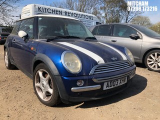Location: Mitcham - 2003 MINI MINI COOPER 3 Door Hatchback REG: AD03XHW, Keys: No, MOT Expiry date: 31/01/2025, 1598 Petrol, 5 Speed Manual Petrol, Former Keepers: 6