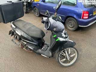 Location: North Woolwich - 2016 PEUGEOT TWEET 125 VE Motorcycle REG: ET65DDN, Keys: No, MOT Expiry date: 29/11/2023, 125 Petrol, AUTOMATIC, Former Keepers: 6
