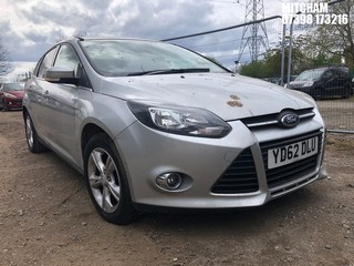 Location: Mitcham - 2012 FORD FOCUS ZETEC 105 5 Door Hatchback REG: YD62DLU, Keys: No, MOT Expiry date: 18/09/2025, 1596 Petrol, 5 Speed Manual Petrol, Former Keepers: 3