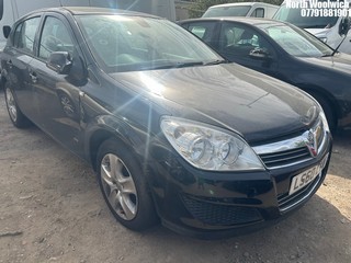 Location: North Woolwich - 2010 VAUXHALL ASTRA ACTIVE 5 Door Hatchback REG: LS60CYW, Keys: No, MOT Expiry date: 05/02/2025, 1364 Petrol, 5 Speed Manual Petrol, Former Keepers: 4